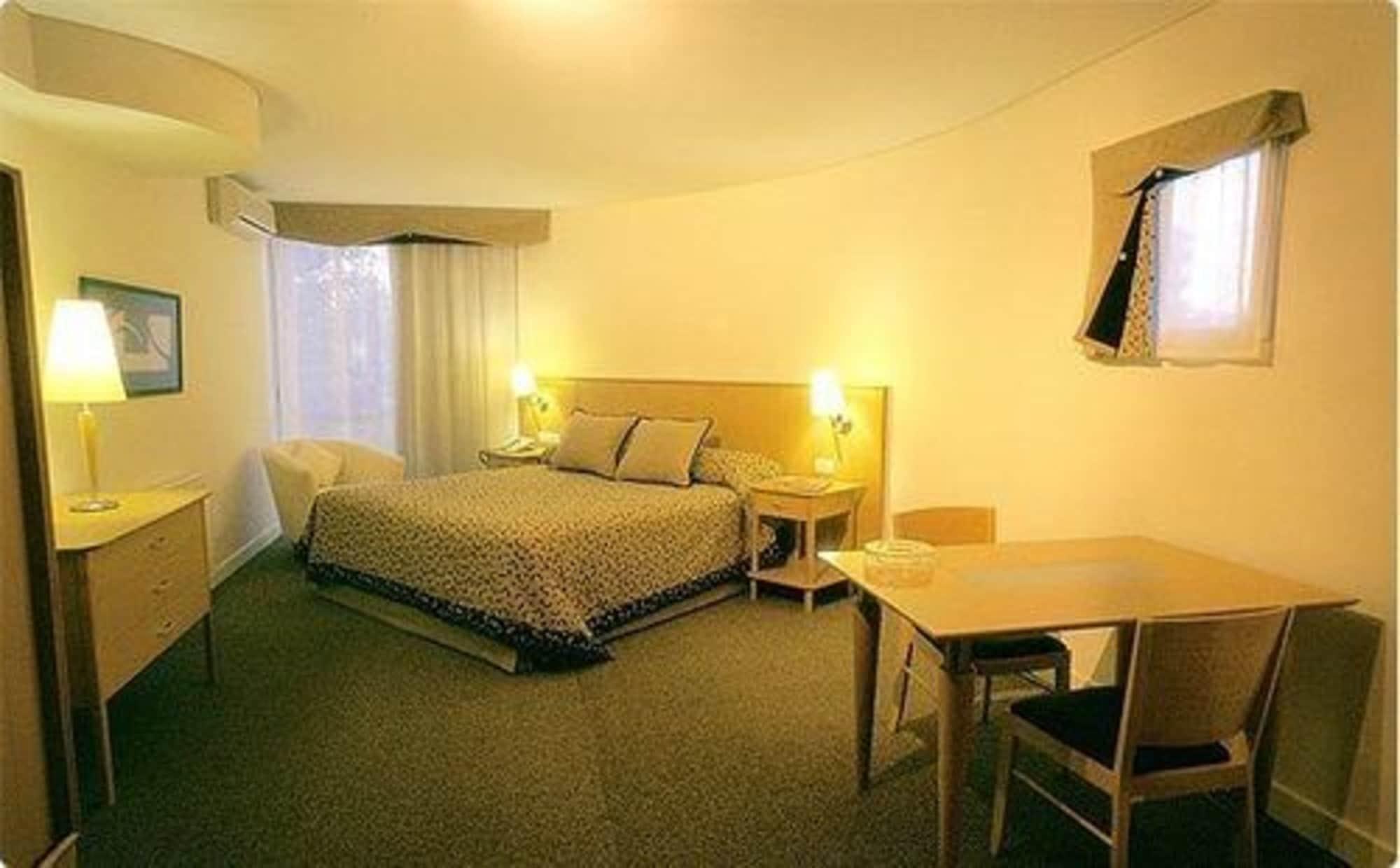 מנדוזה Urbana Suites מראה חיצוני תמונה