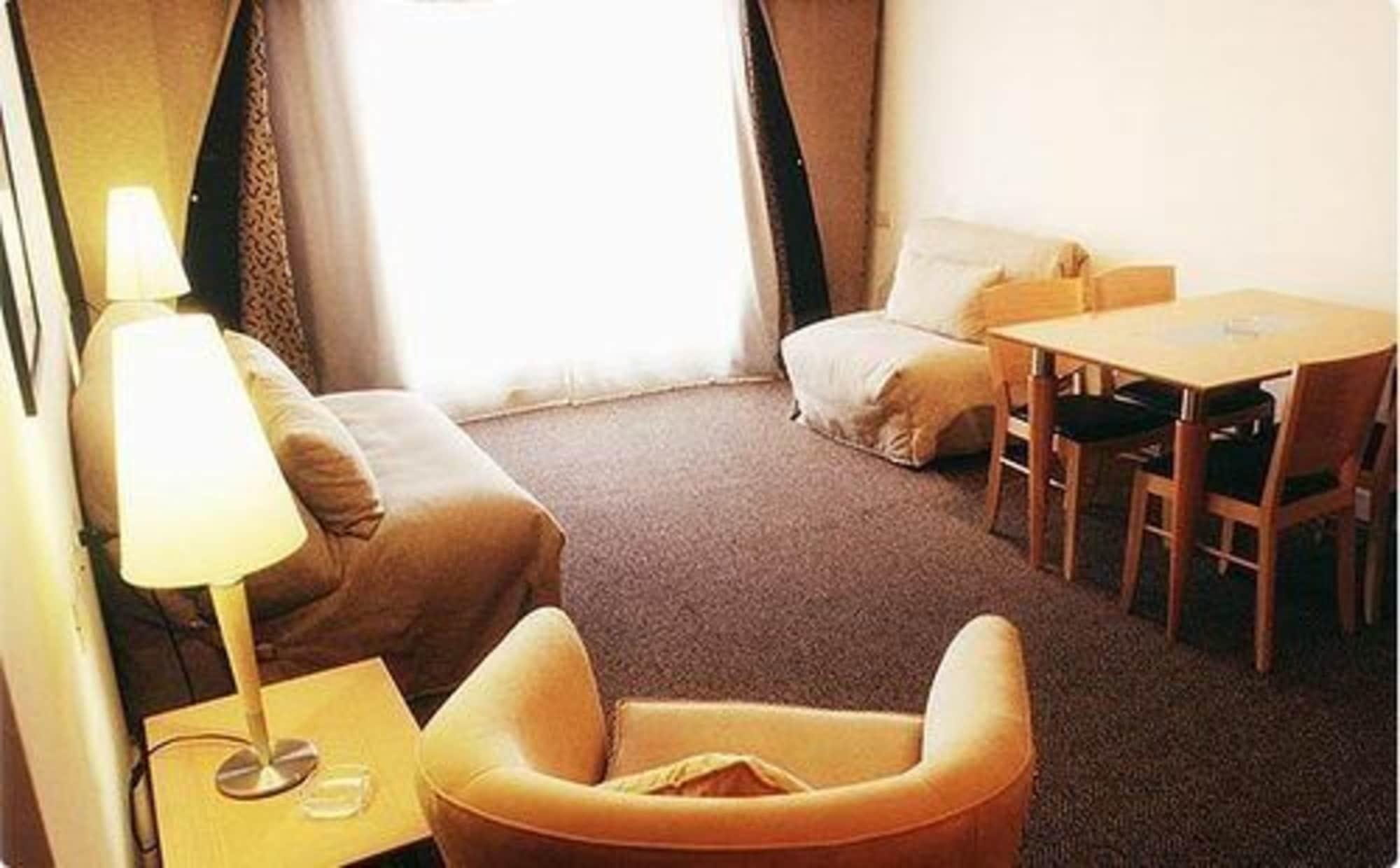 מנדוזה Urbana Suites מראה חיצוני תמונה