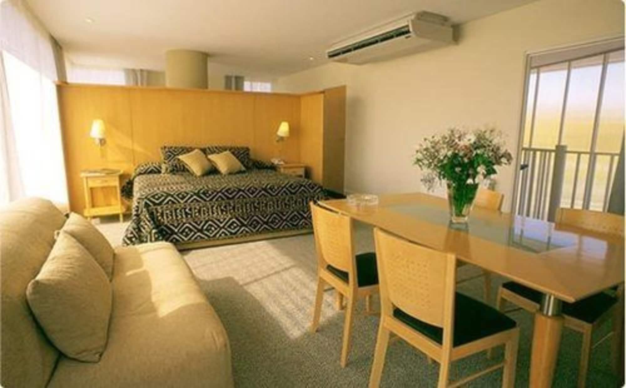 מנדוזה Urbana Suites מראה חיצוני תמונה