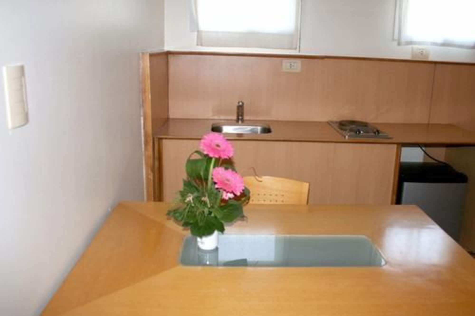 מנדוזה Urbana Suites מראה חיצוני תמונה