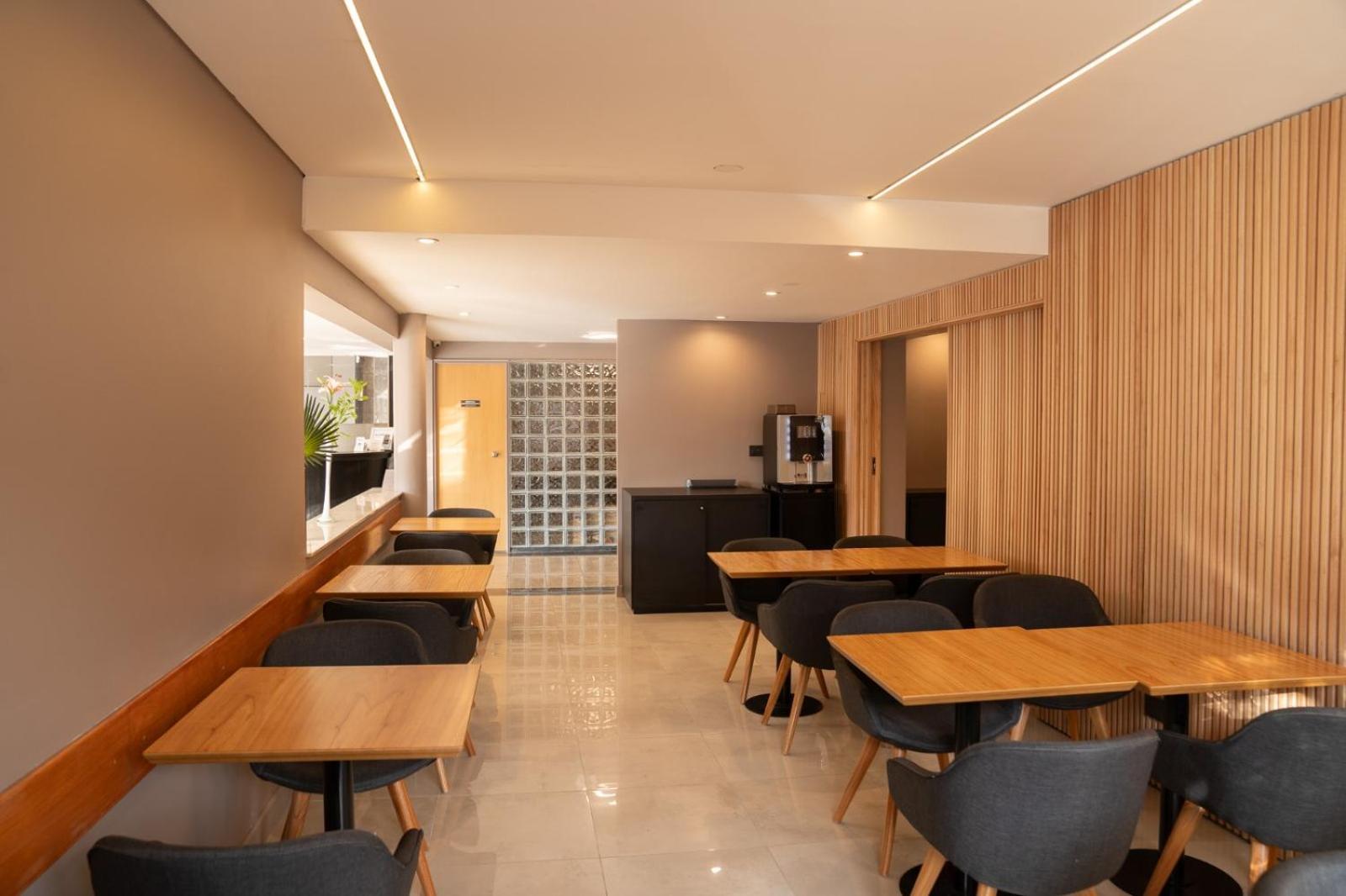 מנדוזה Urbana Suites מראה חיצוני תמונה