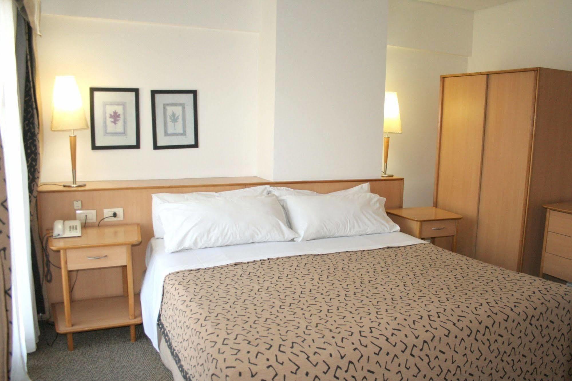 מנדוזה Urbana Suites מראה חיצוני תמונה